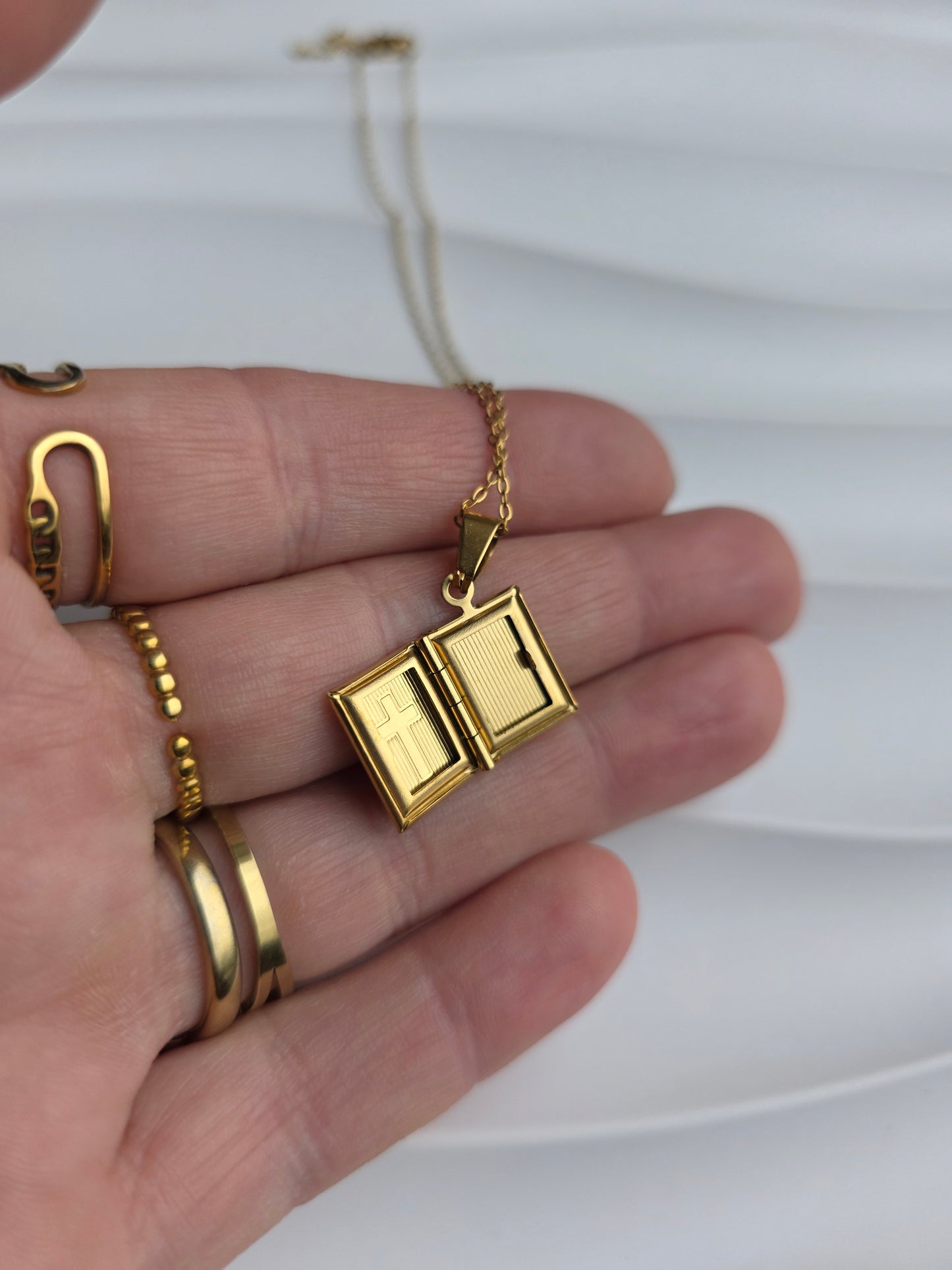 Ketting memory locket book cross