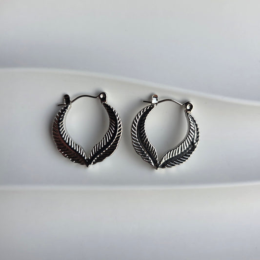 Oorbellen 'round feather'
